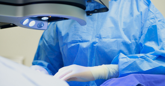 Opération des yeux au laser LASIK ou PKR